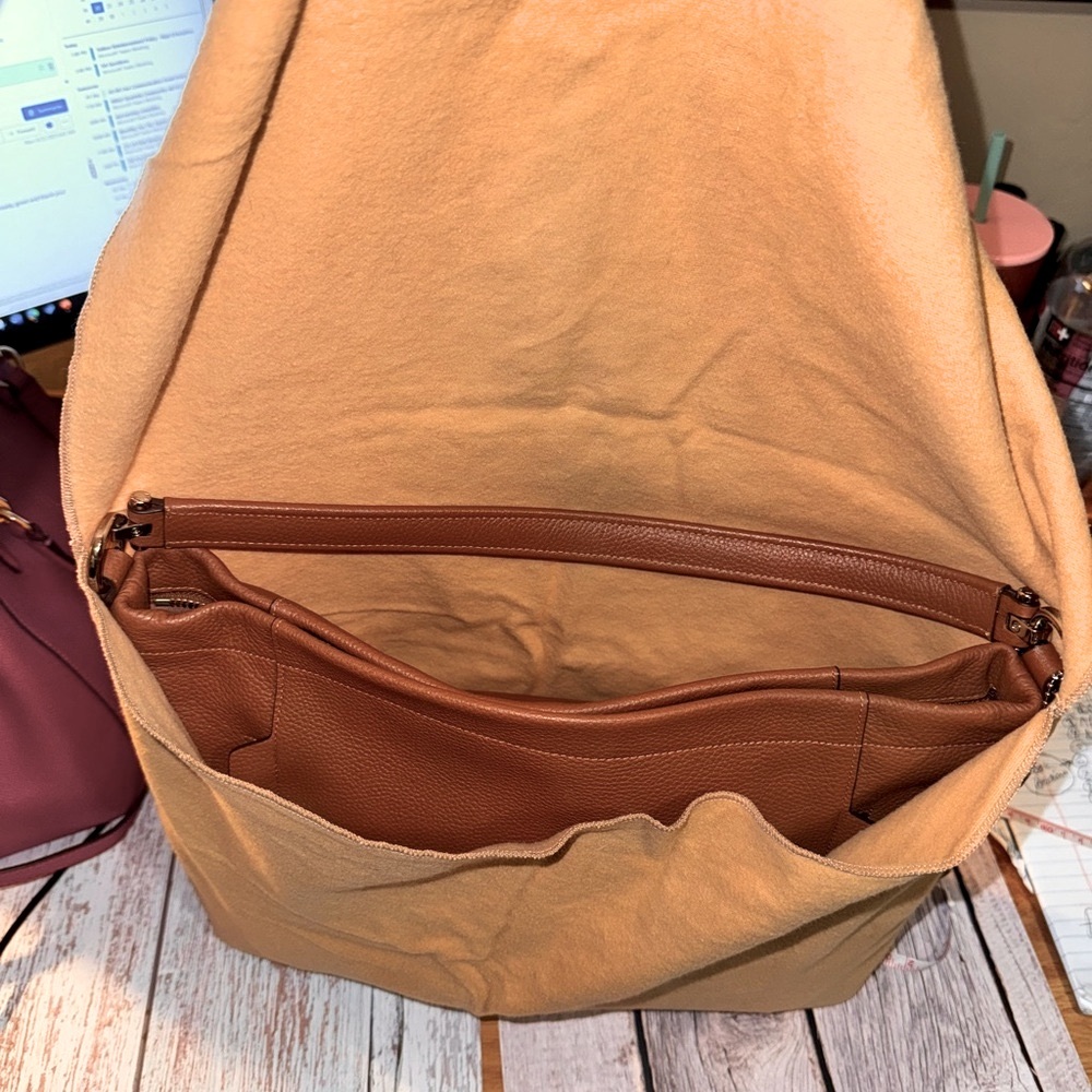 Louis Vuitton (authentic) dust-bag with Monogram 12.5” x 17” fits a large bag - Picture 9 of 11